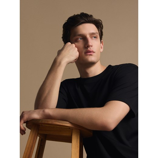 Reserved - T-shirt regular z interlokowym splotem - czarny ze sklepu Reserved w kategorii T-shirty męskie - zdjęcie 186197995