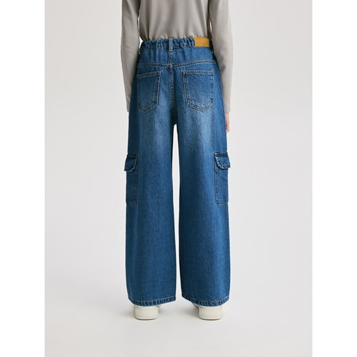 Reserved - Jeansy wide leg z kieszeniami cargo - niebieski Reserved 140 (9 lat) Reserved