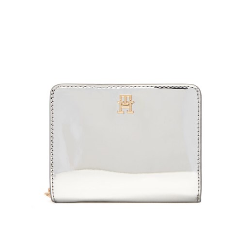 Tommy Hilfiger Portfel Med Za W/Flap Met AW0AW18037 Srebrny ze sklepu MODIVO w kategorii Portfele damskie - zdjęcie 186200486