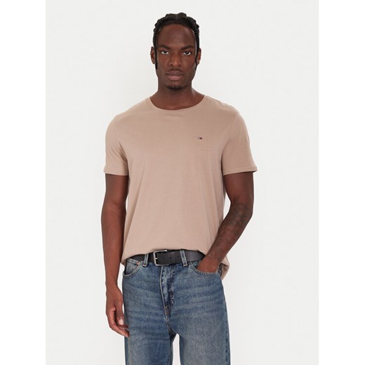 Tommy Jeans T-Shirt DM0DM04411 Beżowy Regular Fit ze sklepu MODIVO w kategorii T-shirty męskie - zdjęcie 186200696