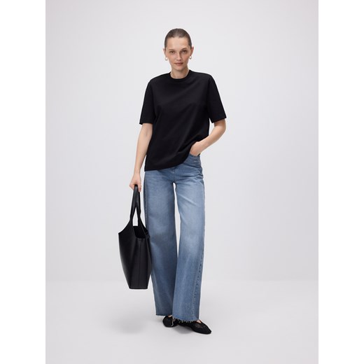 Reserved - T-shirt z poduszkami na ramionach - czarny ze sklepu Reserved w kategorii Bluzki damskie - zdjęcie 186208629