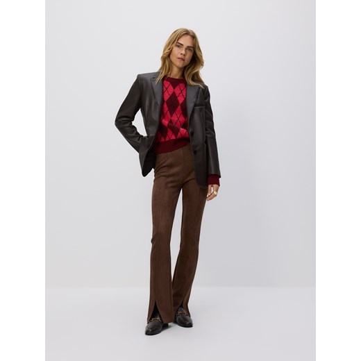 Reserved - Spodnie z imitacji zamszu - brązowy ze sklepu Reserved w kategorii Spodnie damskie - zdjęcie 186209038