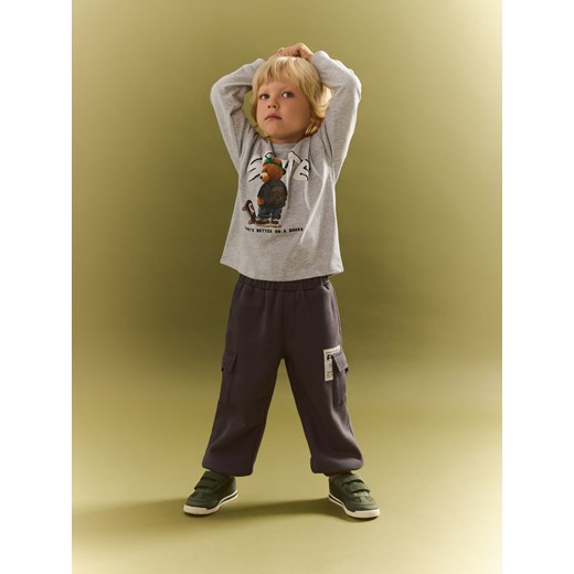 Reserved - Spodnie z naszywką - ciemnobrązowy ze sklepu Reserved w kategorii Spodnie chłopięce - zdjęcie 186212768