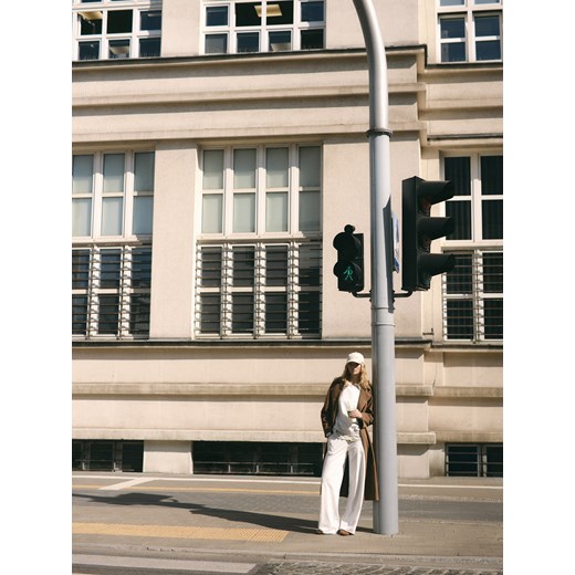 Reserved - Spodnie dresowe - jasnoszary ze sklepu Reserved w kategorii Spodnie damskie - zdjęcie 186212898