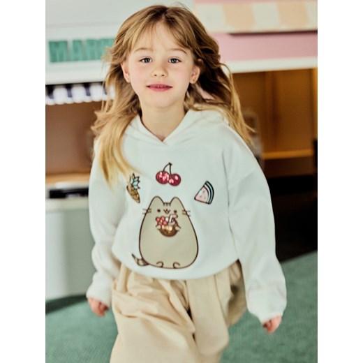 Reserved - Bluza z aplikacją Pusheen - złamana biel Reserved 158/164 (12-13 lat) Reserved okazyjna cena