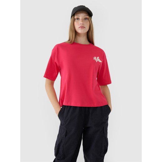 Damski t-shirt oversize z nadrukiem 4F 4FWSS25TTSHF1996 - różowy ze sklepu Sportstylestory.com w kategorii Bluzki damskie - zdjęcie 186217205