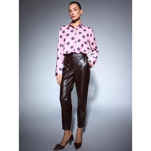 Mohito - Burgundowe spodnie z imitacji skóry - mahoń ze sklepu Mohito w kategorii Spodnie damskie - zdjęcie 186217239