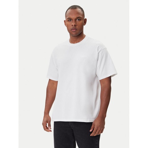 Levi's® T-Shirt Red Tab™ Vintage A0637-0000 Biały Boxy Fit ze sklepu MODIVO w kategorii T-shirty męskie - zdjęcie 186218868