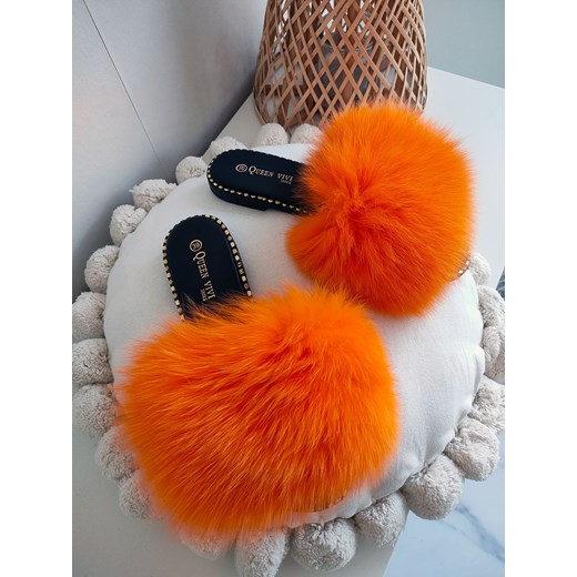eleganckie klapki jenotki vivi na płaskiej podeszwie z naturalnym futrem jenot lis z produkt polski -  pomarańczowe ze sklepu STYLOWO w kategorii Klapki damskie - zdjęcie 186219219