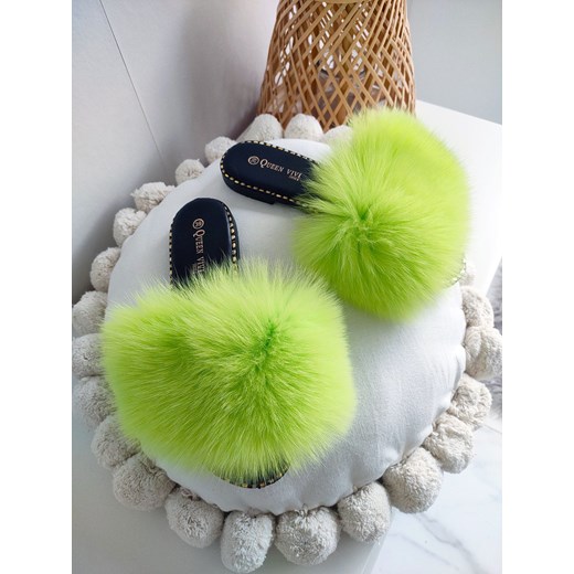 eleganckie klapki jenotki vivi na płaskiej podeszwie z naturalnym futrem jenot lis z produkt polski -  limonka ze sklepu STYLOWO w kategorii Klapki damskie - zdjęcie 186219226