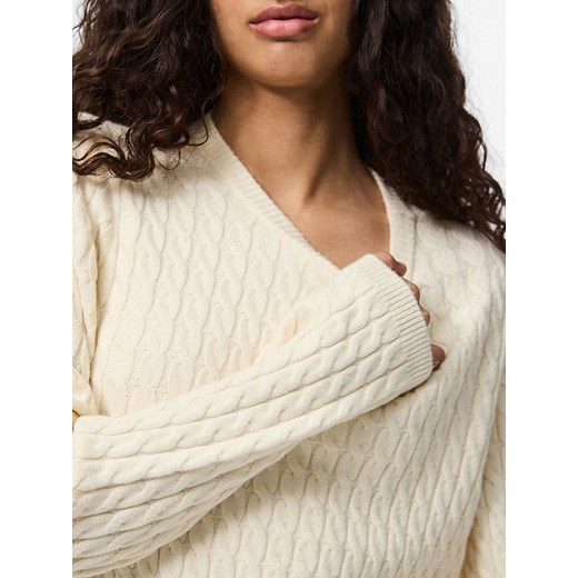 Pieces Sweter &quot;Pcfia&quot; w kolorze kremowym Pieces XS wyprzedaż Limango Polska