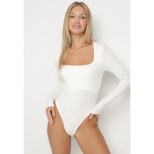 Białe Body z Bawełną Wiskozą i Kwadratowym Dekoltem Merrise - id: 398843 - marki born2be - 186231708 Białe Body z Bawełną Wiskozą i Kwadratowym Dekoltem Merrise ze sklepu born2be.pl w kategorii Body damskie - zdjęcie 186231708