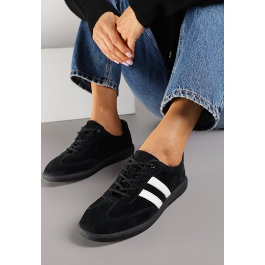 Czarno-Białe Płaskie Sneakersy ze Skóry Naturalnej z Ozdobnymi Paskami Nelarielis ze sklepu renee.pl w kategorii Buty sportowe damskie - zdjęcie 186231896