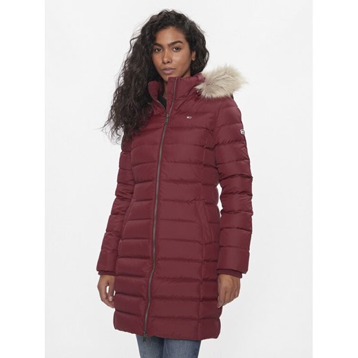 Tommy Jeans Kurtka puchowa Essential DW0DW09060 Bordowy Slim Fit ze sklepu MODIVO w kategorii Kurtki damskie - zdjęcie 186233685