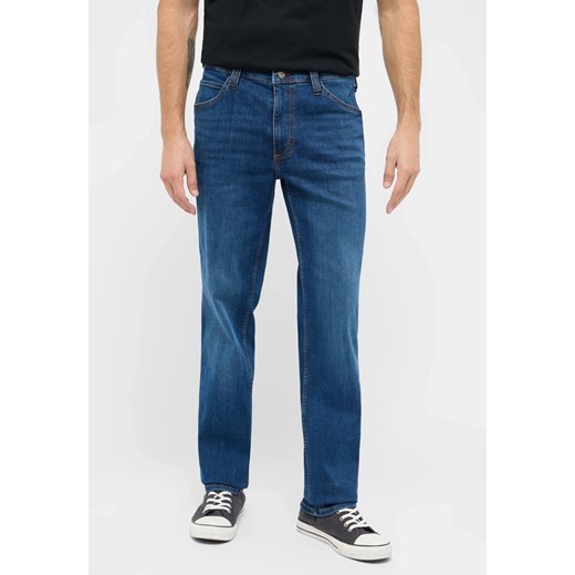 Męskie Spodnie Jeansowe Mustang Style Tramper Straight Denim Blue 1016333 5000 502 ze sklepu YouNeedit.pl w kategorii Jeansy męskie - zdjęcie 186244339