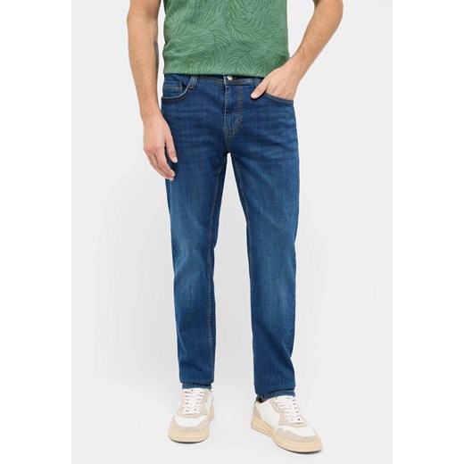 Męskie Spodnie Jeansowe Mustang Style Oregon Slim Denim Blue 1016318 5000 502 ze sklepu YouNeedit.pl w kategorii Jeansy męskie - zdjęcie 186244365