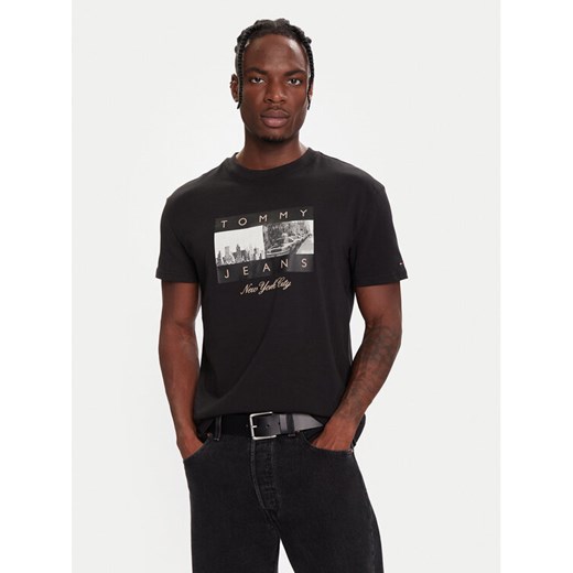 Tommy Jeans T-Shirt DM0DM22464 Czarny Regular Fit ze sklepu MODIVO w kategorii T-shirty męskie - zdjęcie 186245467