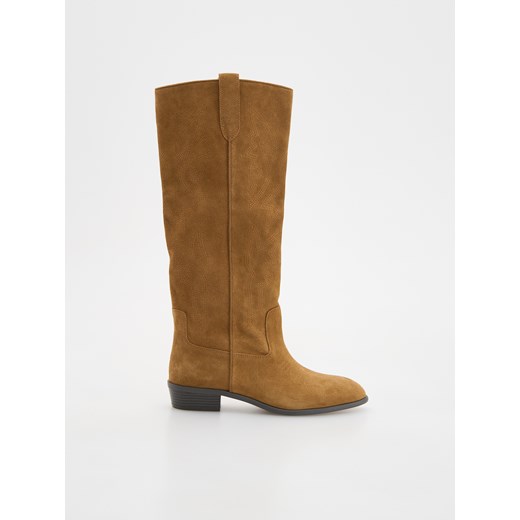 Reserved - Zamszowe kozaki - beżowy ze sklepu Reserved w kategorii Kozaki damskie - zdjęcie 186249147