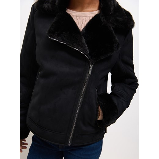 Mohito - Czarna kurtka z futerkiem - czarny Mohito 36 Mohito