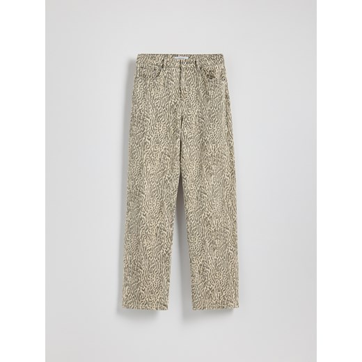 Reserved - Jeansy straight ze zwierzęcym wzorem - beżowy ze sklepu Reserved w kategorii Jeansy damskie - zdjęcie 186260127