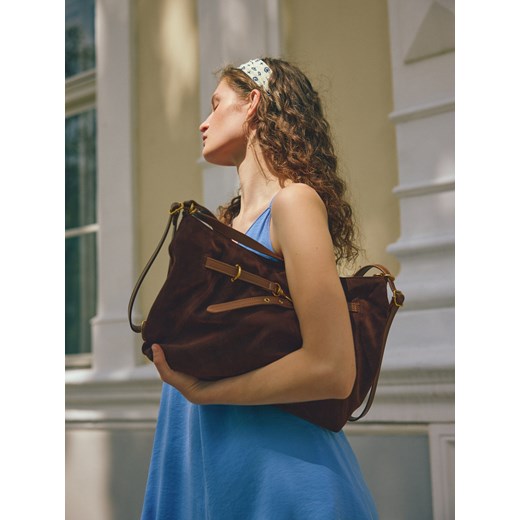 Reserved - Torebka na ramię z imitacji zamszu - brązowy - id: 617FC-88X - marki Reserved - 186262509 Reserved - Torebka na ramię z imitacji zamszu - brązowy ze sklepu Reserved w kategorii Listonoszki - zdjęcie 186262509