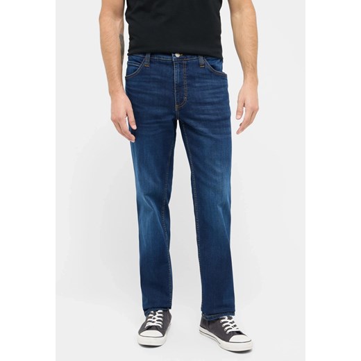 Męskie Spodnie Jeansowe Mustang Style Tramper Straight Denim Blue 1016333 5000 902 ze sklepu YouNeedit.pl w kategorii Jeansy męskie - zdjęcie 186266297