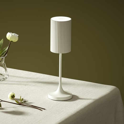 Ryflowana lampa stołowa LED bezprzewodowa VINO do restauracji w kolorze perłowej bieli 6 sztuk/komplet ze sklepu Lysne w kategorii Lampy stołowe - zdjęcie 186266329