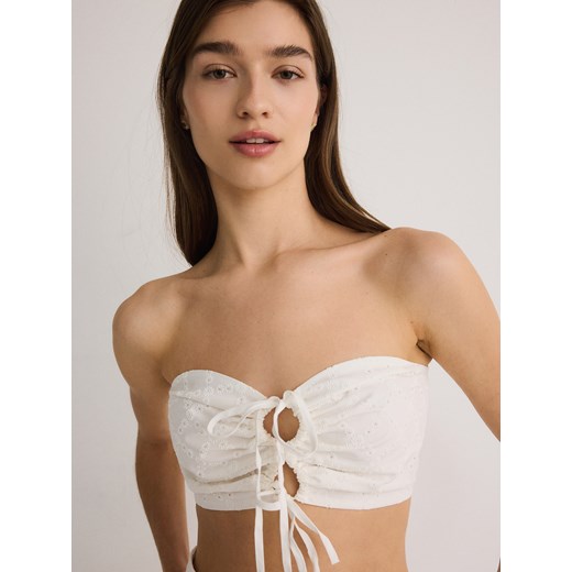 Reserved - Haftowany top z wiązaniem - biały Reserved L wyprzedaż Reserved