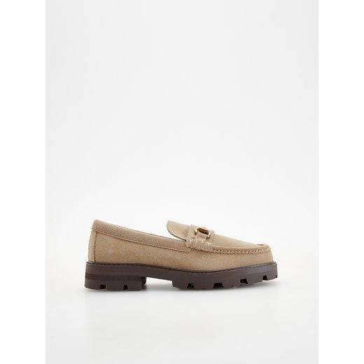 Reserved - Skórzane loafersy - beżowy ze sklepu Reserved w kategorii Półbuty damskie - zdjęcie 186275317