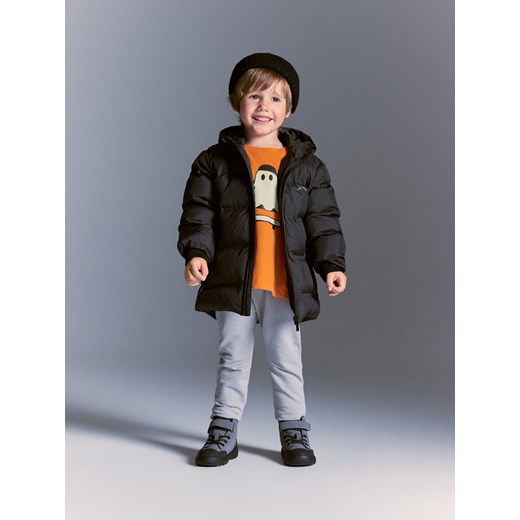 Reserved - Ocieplana kurtka z kapturem - czarny ze sklepu Reserved w kategorii Kurtki chłopięce - zdjęcie 186292328