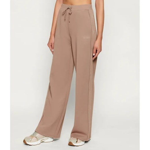 GUESS ACTIVE Spodnie dresowe OCTAVIA | Relaxed fit ze sklepu Gomez Fashion Store w kategorii Spodnie damskie - zdjęcie 186301835