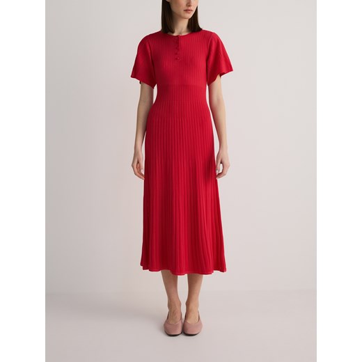 Reserved - Dzianinowa sukienka midi z wiskozą - koralowy ze sklepu Reserved w kategorii Sukienki - zdjęcie 186303098