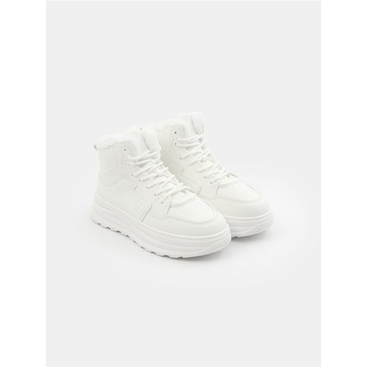Sinsay - Sneakersy zimowe z futerkiem - biały Sinsay 37 Sinsay