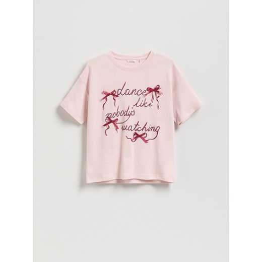 Reserved - T-shirt z aplikacją - pastelowy róż ze sklepu Reserved w kategorii Bluzki dziewczęce - zdjęcie 186312788
