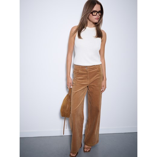 Mohito - Sztruksowe spodnie - beżowy Mohito 38 Mohito