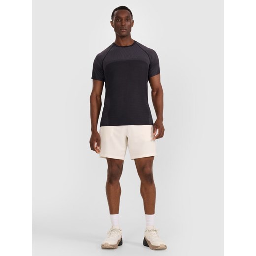 Męska koszulka treningowa 4F 4FWAW25TFTSM1457 - czarna ze sklepu Sportstylestory.com w kategorii T-shirty męskie - zdjęcie 186321289
