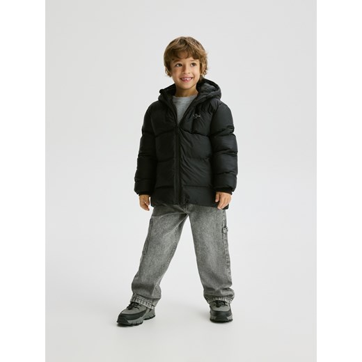 Reserved - Ocieplana kurtka z kapturem - czarny ze sklepu Reserved w kategorii Kurtki chłopięce - zdjęcie 186333039