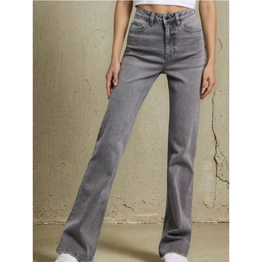 Sinsay - Spodnie jeansowe flare - szary ze sklepu Sinsay w kategorii Jeansy damskie - zdjęcie 186343065