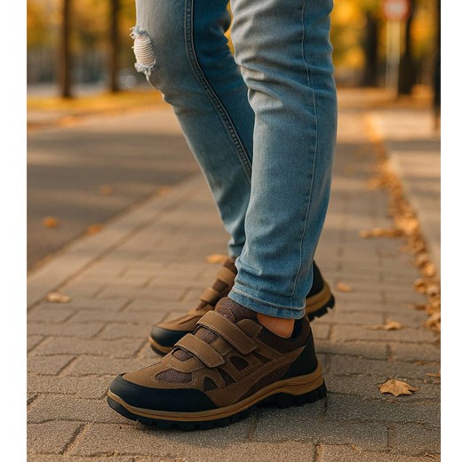 Buty trekkingowe na rzepy Brązowe /E3-3 18205 T386/ ze sklepu Pantofelek24.pl w kategorii Buty trekkingowe męskie - zdjęcie 186348867