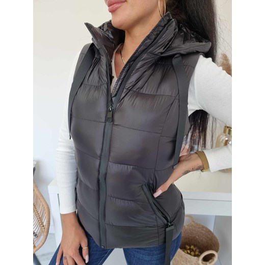 krótka matowa kamizelka geneva z kapturem - czarna ze sklepu STYLOWO w kategorii Kamizelki damskie - zdjęcie 186350066