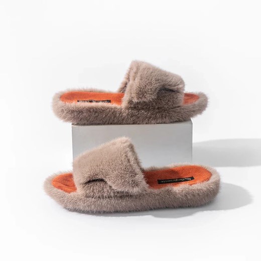 Damskie kapcie z futerkiem - Beżowy 36 ze sklepu Intimica.pl w kategorii Kapcie damskie - zdjęcie 186354667