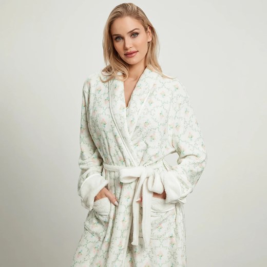 Długi szlafrok damski z kwiatowym motywem - Zielony S ze sklepu Intimica.pl w kategorii Szlafroki damskie - zdjęcie 186355278