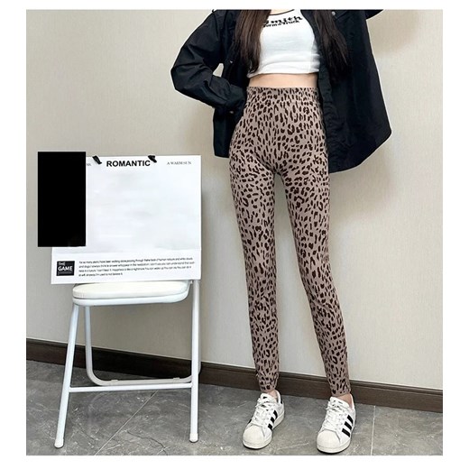 Domowe legginsy damskie w panterkę - Brązowy Uniwersalny ze sklepu Intimica.pl w kategorii Spodnie damskie - zdjęcie 186355447