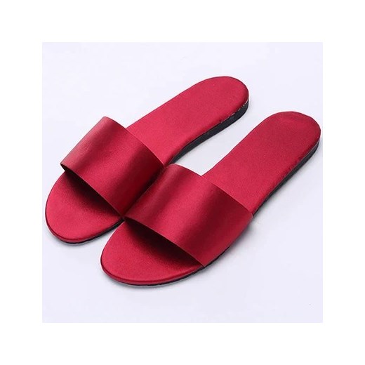 Satynowe kapcie - Czerwony 36 ze sklepu Intimica.pl w kategorii Kapcie damskie - zdjęcie 186366129