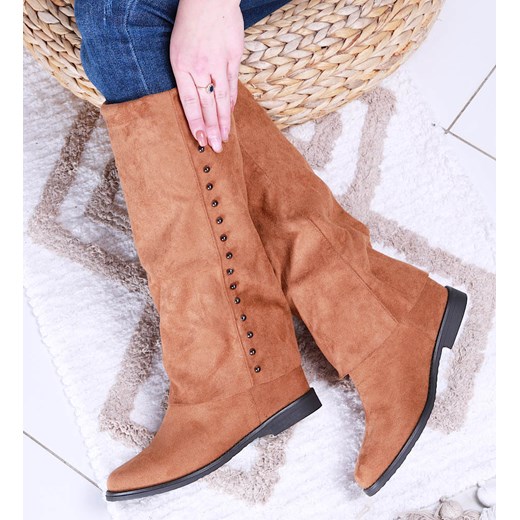 Karmelowe kozaki na niskim koturnie /A4-2 15241 T223/ ze sklepu Pantofelek24.pl w kategorii Kozaki damskie - zdjęcie 186384267