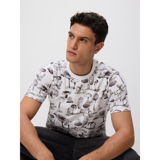 Reserved - T-shirt regular z nadrukiem allover - biały Reserved S Reserved