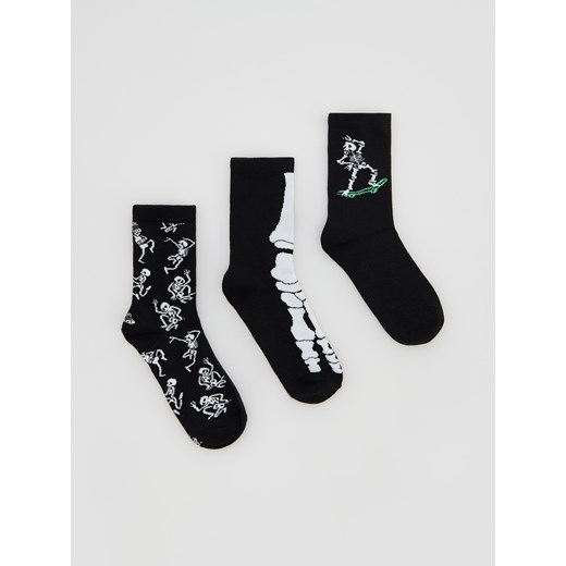 Reserved - Skarpetki świecące w ciemności 3 pack - czarny ze sklepu Reserved w kategorii Skarpetki dziecięce - zdjęcie 186388217
