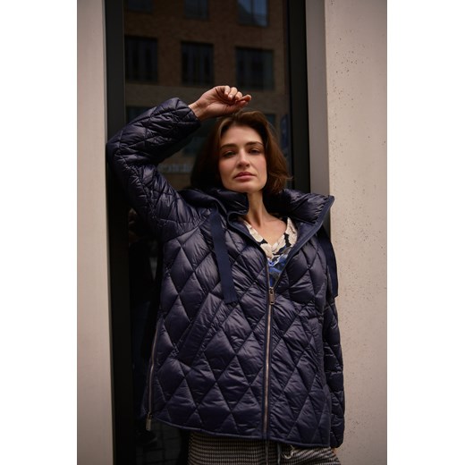 Pikowana kurtka granatowa ze sklepu Moodo.pl w kategorii Kurtki damskie - zdjęcie 186388325