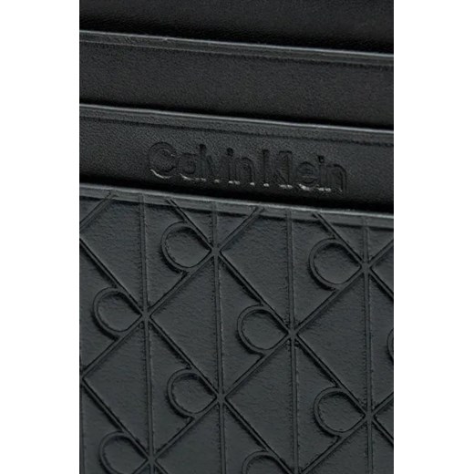 Calvin Klein Skórzane etui na karty EMBOSSED EMBLEM Calvin Klein OS Gomez Fashion Store
