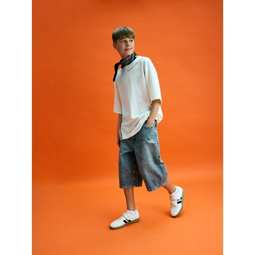 Reserved - Jeansowe szorty - niebieski ze sklepu Reserved w kategorii Spodenki chłopięce - zdjęcie 186400609